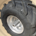 Kolo zadní pravé 20x10.00-8 TRAC MAST